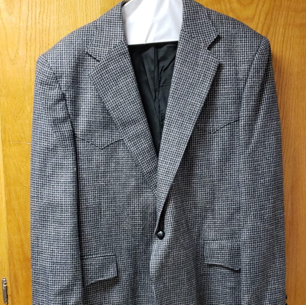 Blazer - Picture 1 of 1